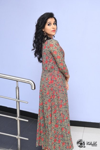 Rashmi-Gautam-At-Thanu-Vachenanta-Movie